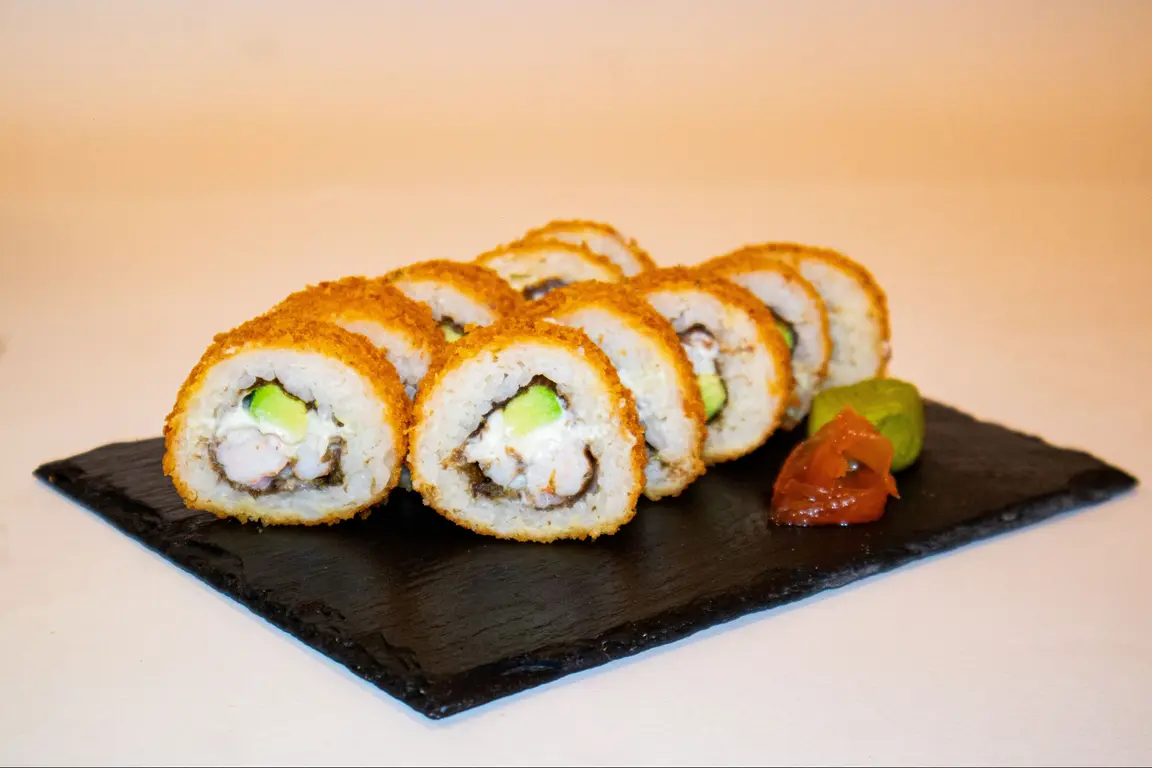 Hot roll ebi rebozado en panko